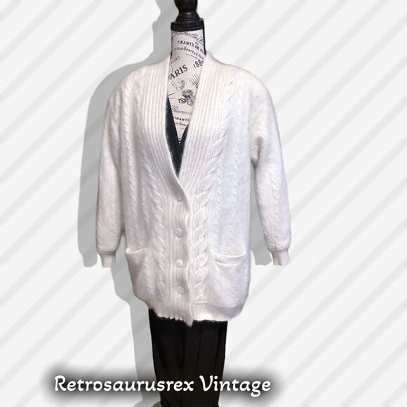 Vintage 1980’s Retro Oversized Offwhite Angora Cardigan Sweater - Picture 6 of 14